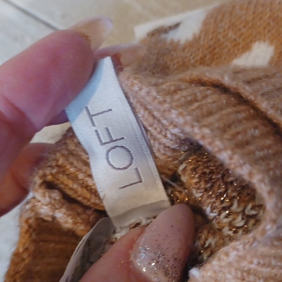 NWT LOFT Tan "Hooded" Fingerless Gloves - Picture 6 of 7